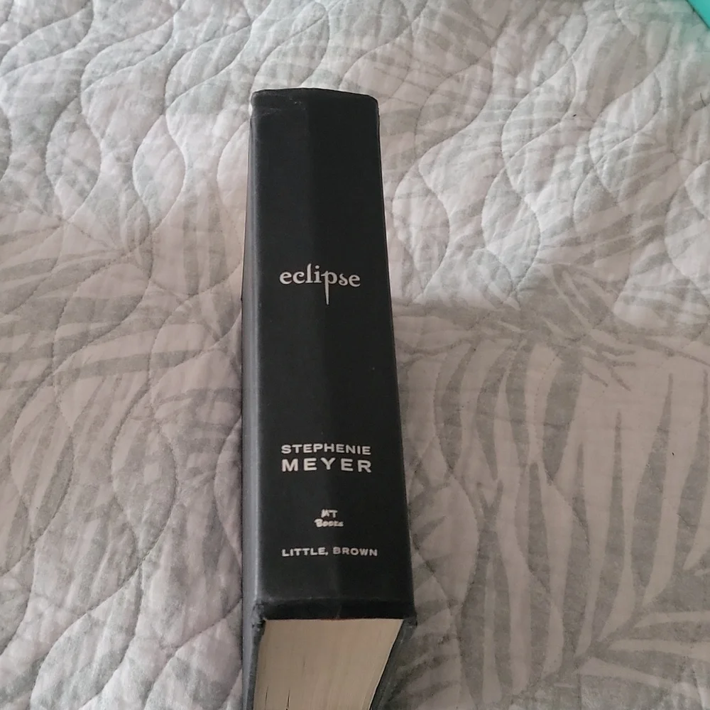 Eclipse book - Picture 1 of 3